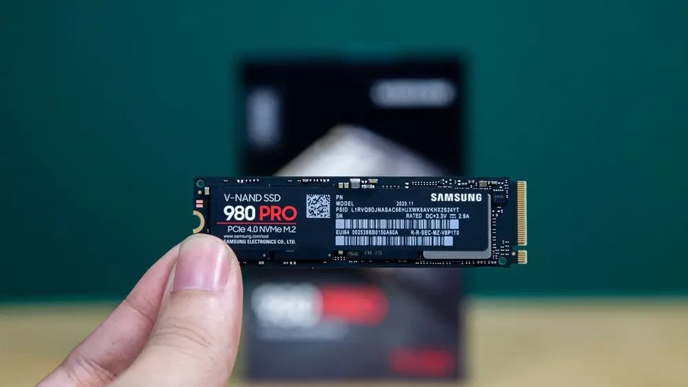 SSD NVMe Cho AI Local: Vì Sao Phải Là NVMe Và Vì Sao Chọn 4TB Nhiều Nhất?