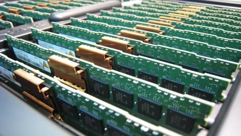 Giá DRAM tăng vọt 171% so với cùng kỳ năm ngoái, vượt xa tốc độ tăng giá vàng - Nhu cầu AI đẩy giá lên cao kỷ lục khi tình trạng khan hiếm bắt đầu diễn ra