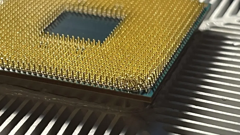 Chân pin bị cong ở mặt dưới CPU chuẩn PGA