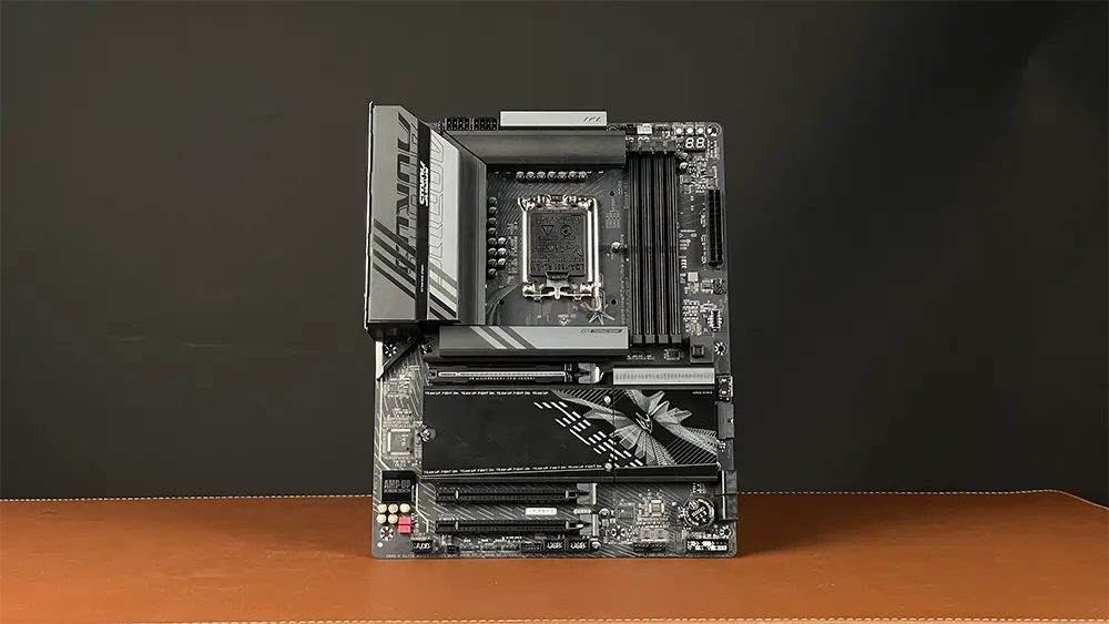 Kiến trúc chân cắm socket Intel mới và thiết kế bo mạch chủ nhiều lớp PCB